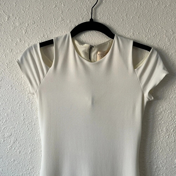 Alice + Olivia: White AIR Meya Cold Shoulder Dress Size 2 - Picture 4 of 9
